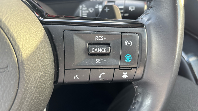 Nissan Qashqai 1.3 DiG-T MH 158 Premiere Edition 5dr Xtronic Petrol Hatchback